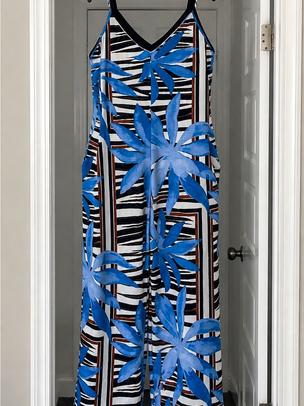 T.J.Maxx Blue Floral Jumpsuit 3X - Picture 5 of 6